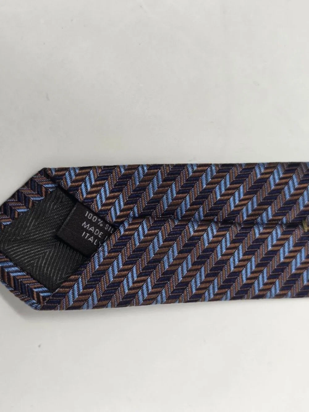 Joseph Abboud Mens 100 Percent Silk Tie 60 Inch Blue Brown Herringbone Italy